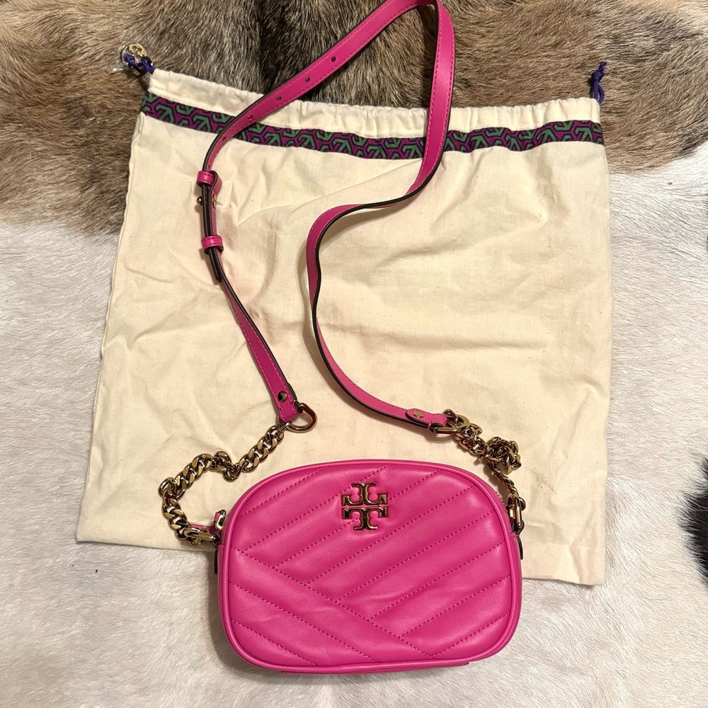 Tory Butch Kira Chevron Camera Bag